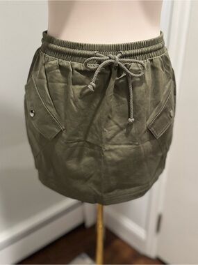 Fashion Nova Destin Olive Cargo Mini Skirt NWT | Size Medium